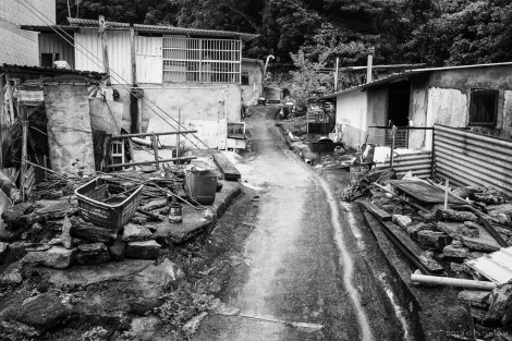 Pak Mong village, near the start of the trail. Rubble and abandoned shacks are common sights.