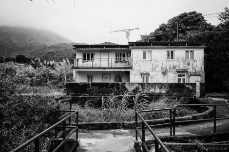 Village housing near A Po Long.