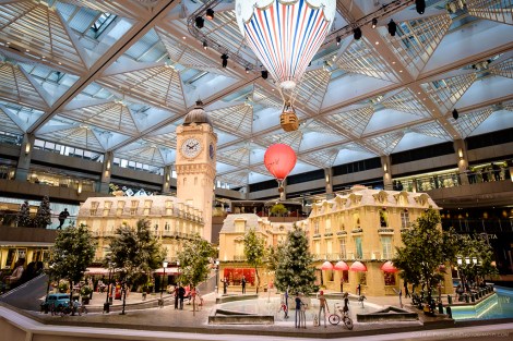 Hong Kong Christmas Mall